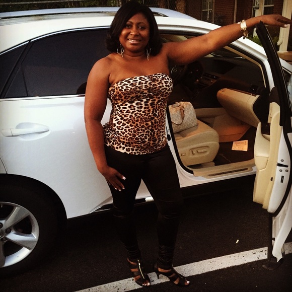 Meet your Posher, Shanta - Picture 2 of 3